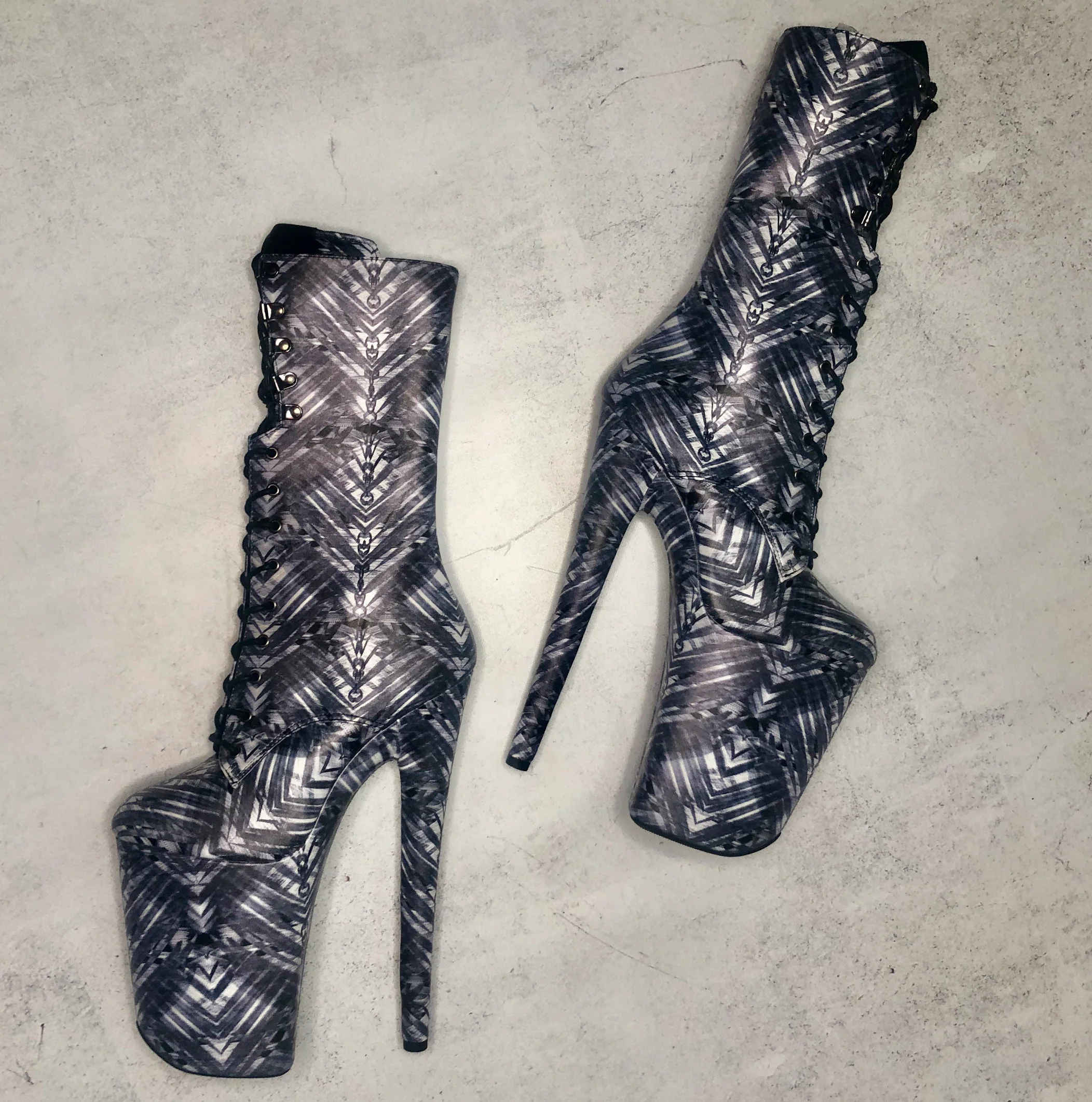 Cult Boot - 9 INCH - Image 4