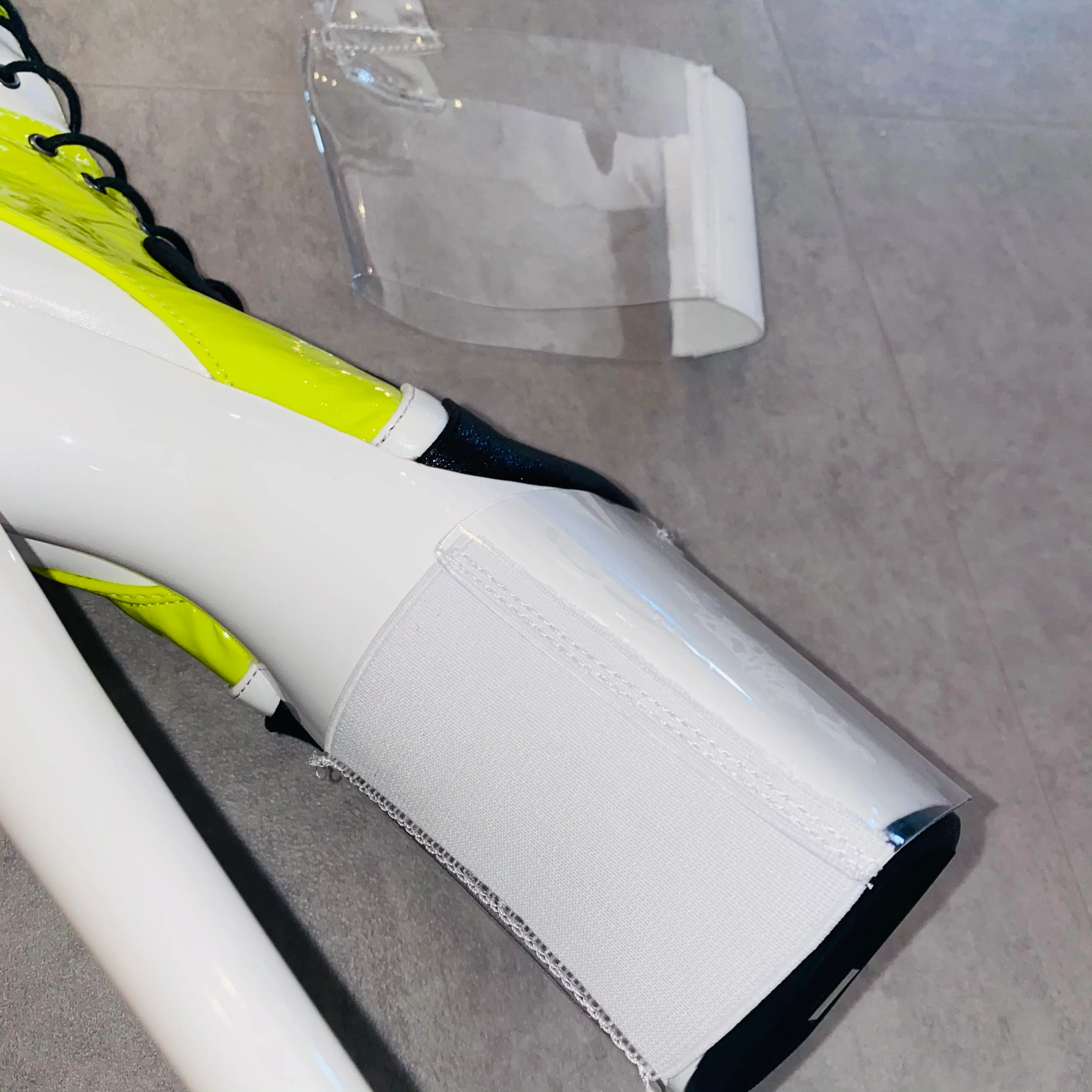 Classique Shoe Protector - Clear & White - Image 4
