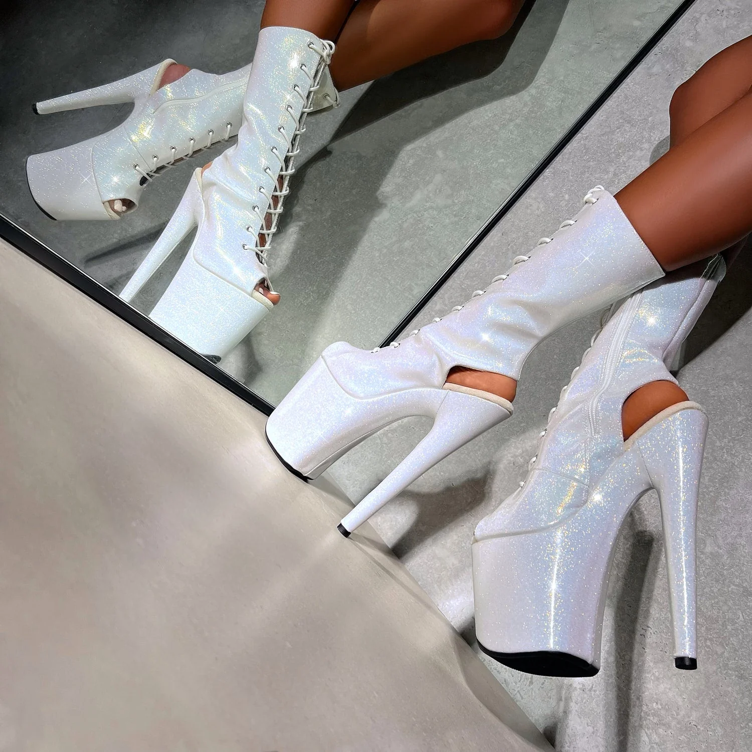 The Glitterati - OHOT Boot - Snow Kween - 8INCH - Image 5