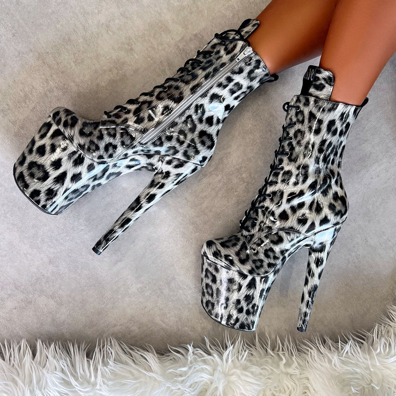 Snow Leopard Boot - 8 INCH - Image 4