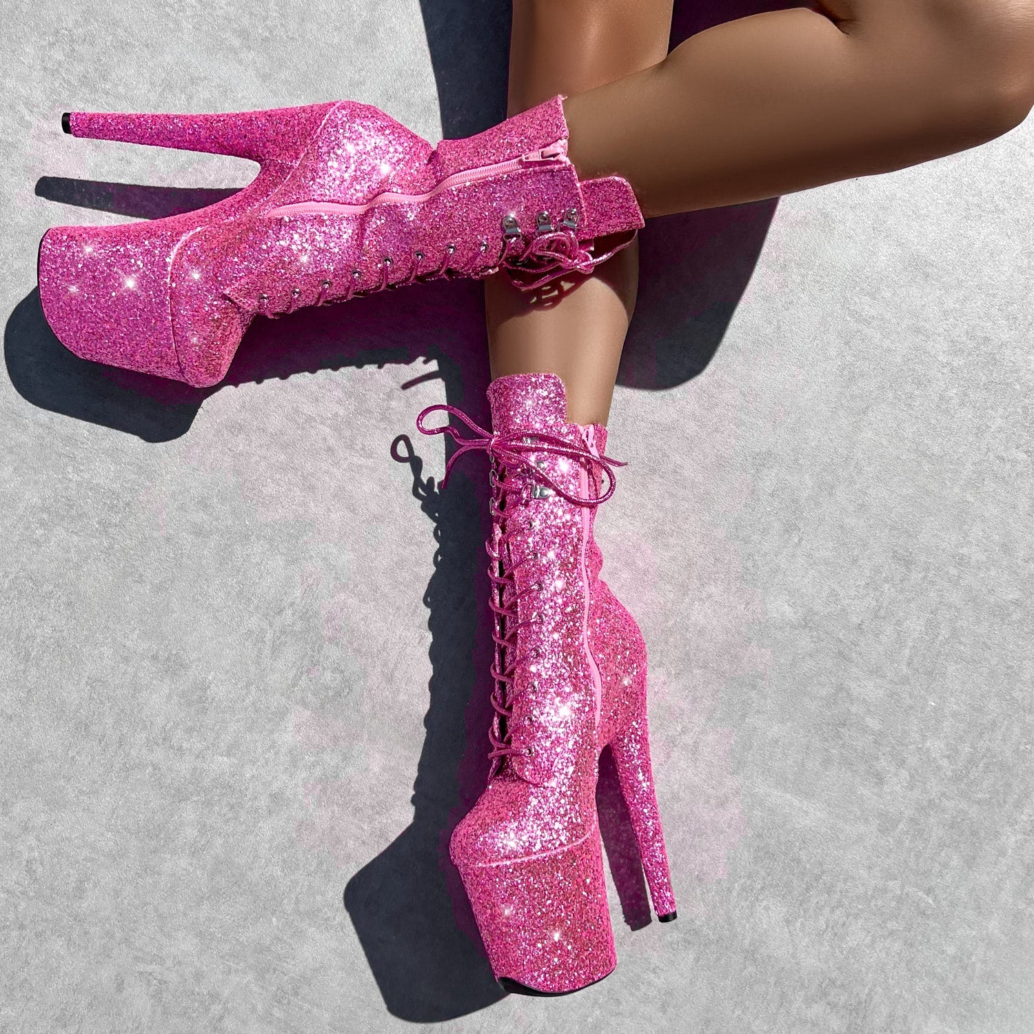 The Glitterati Xtra - Wide Fit Boot - LOVERGIRL PINK - 8INCH - Image 2